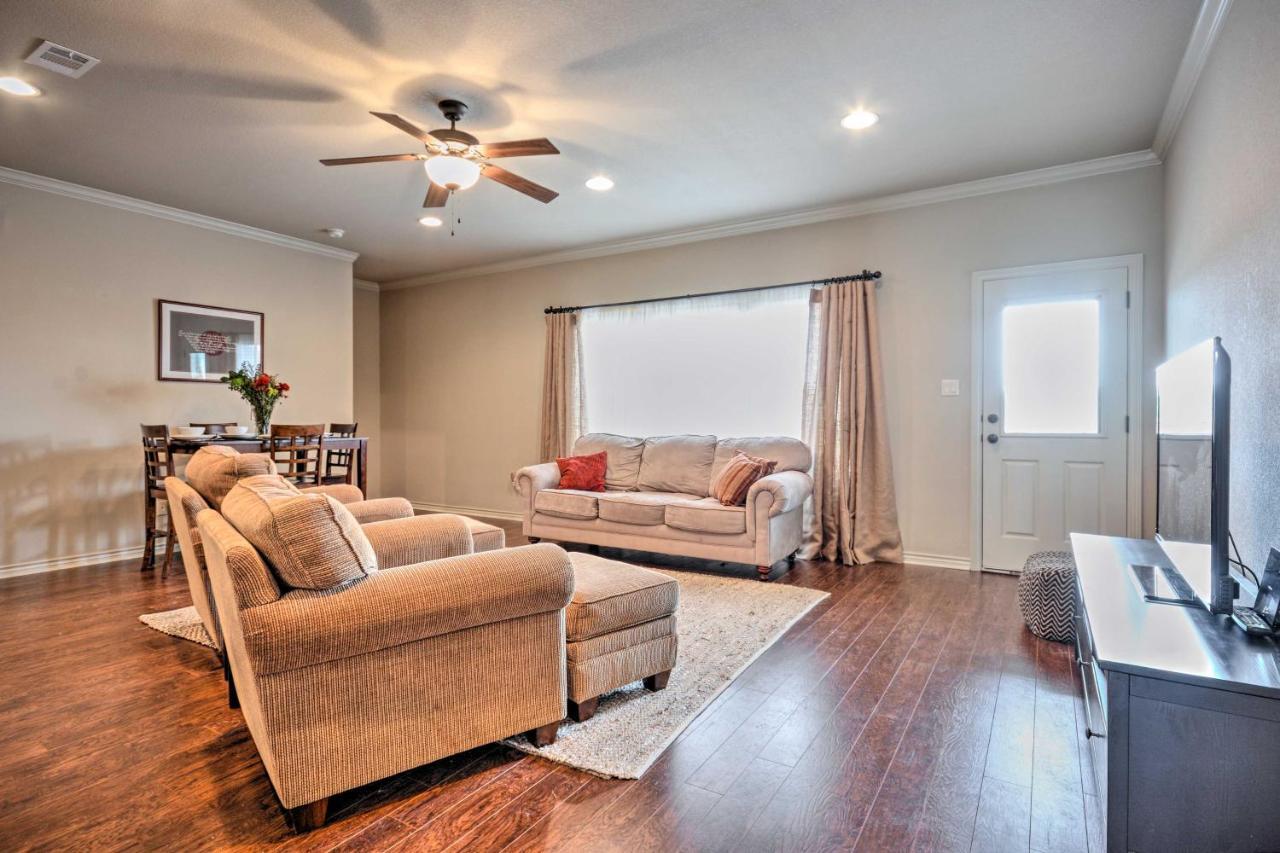 College Station Townhouse With Private Patio Villa Exterior photo